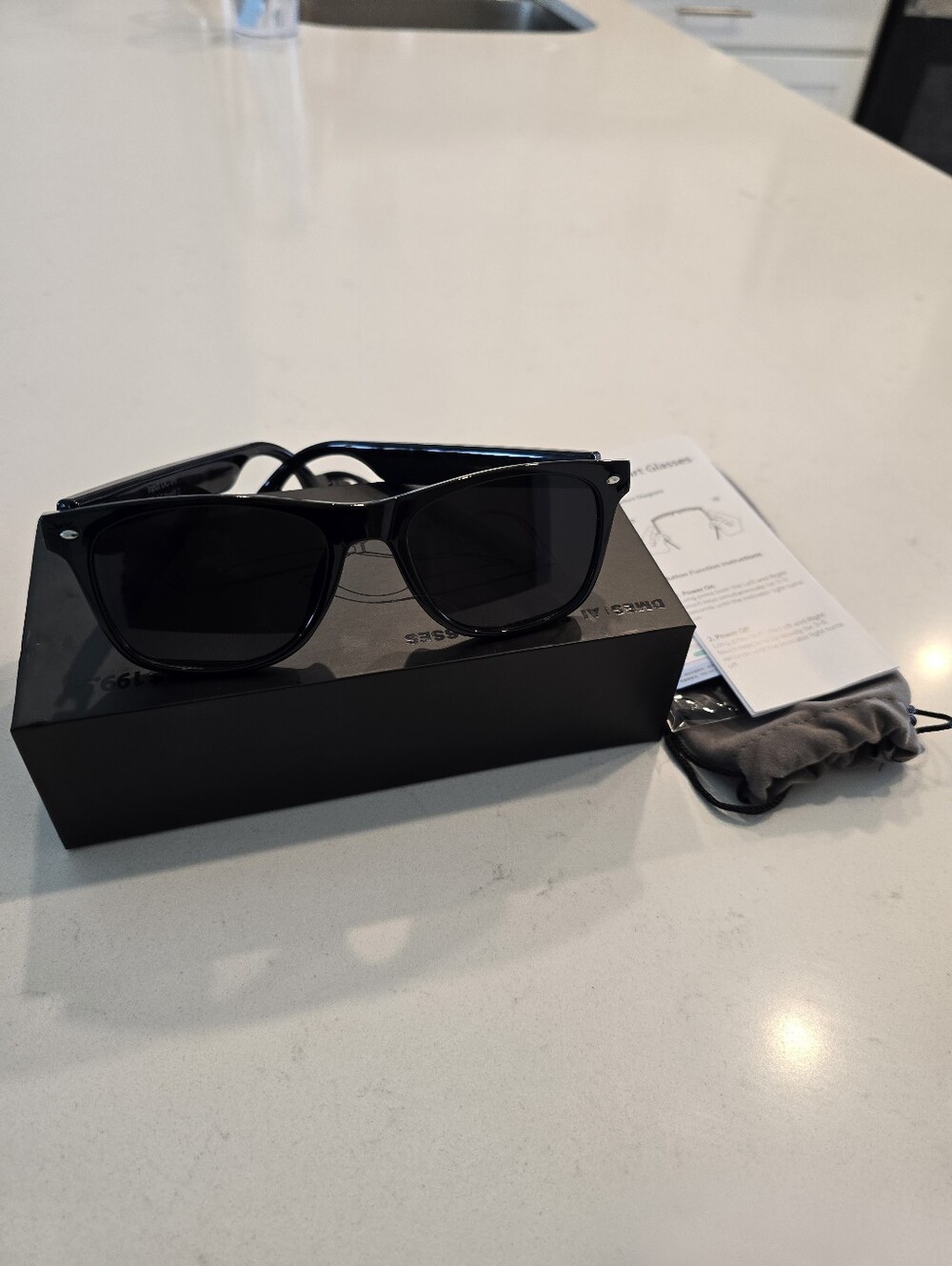 Men's Or Women's AI Smart Black Wayfarer Sunglasses - Classic UV Protection